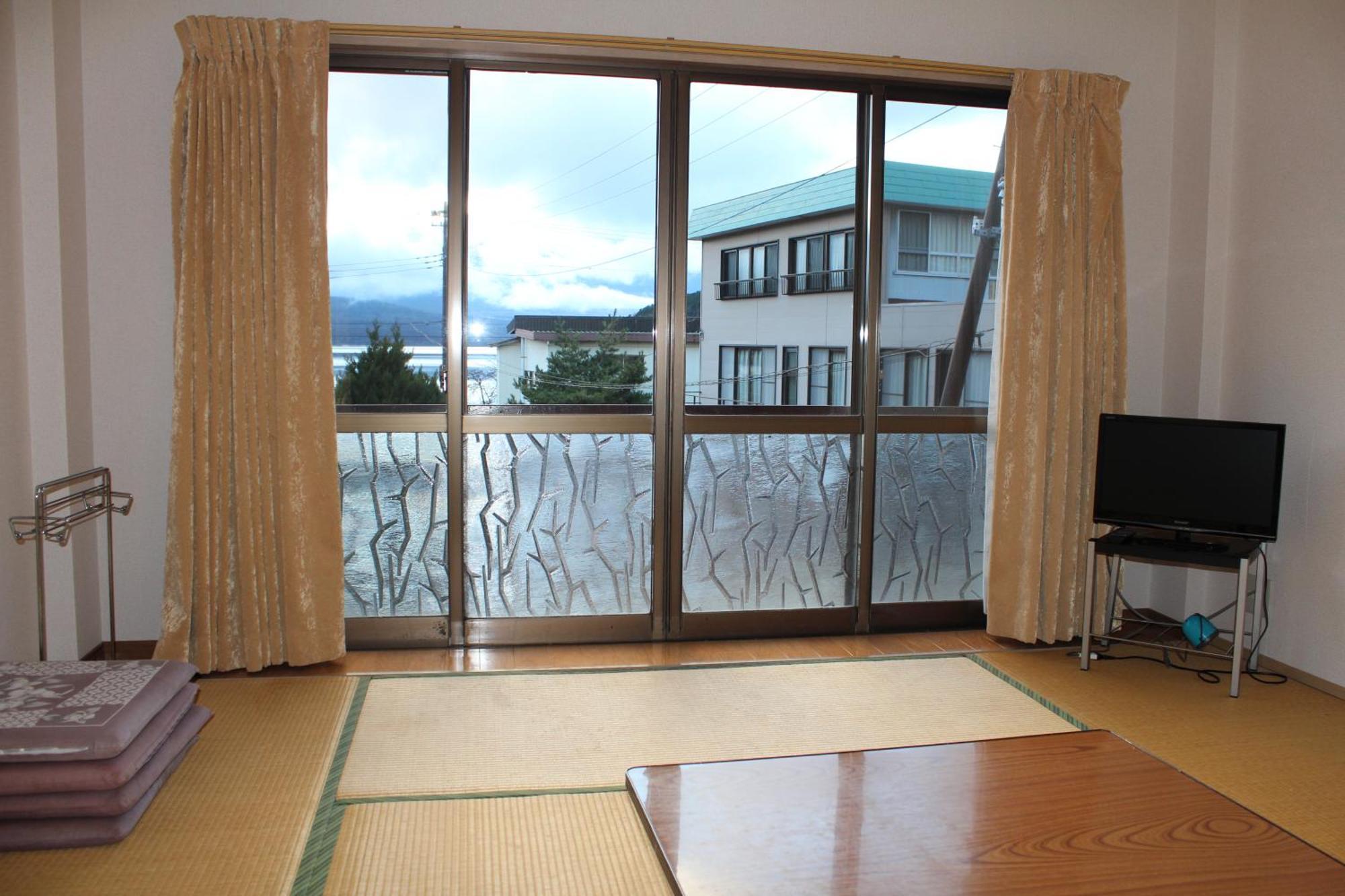 Sugakuso Hotell Yamanakako Rum bild