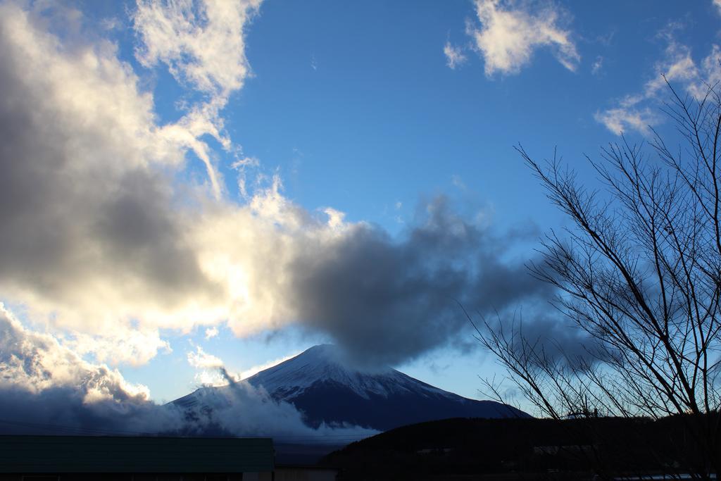 Sugakuso Hotell Yamanakako Exteriör bild