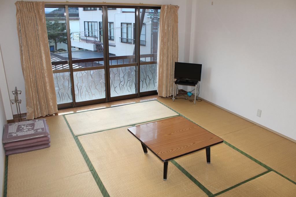 Sugakuso Hotell Yamanakako Exteriör bild